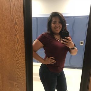 Meet your Posher, Laura